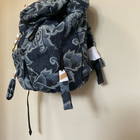 See By Chloe Blue Denim Floral Joy Rider Slouchy Langenlook Backpack - Picture 4 of 11